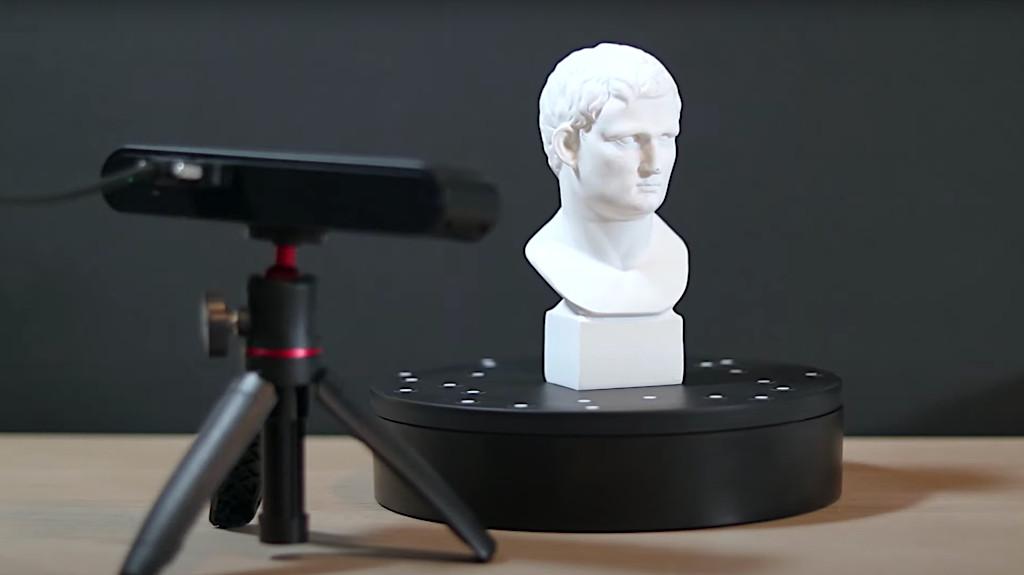 Revopoint POP 3D Scanner, Turn Table and Bust