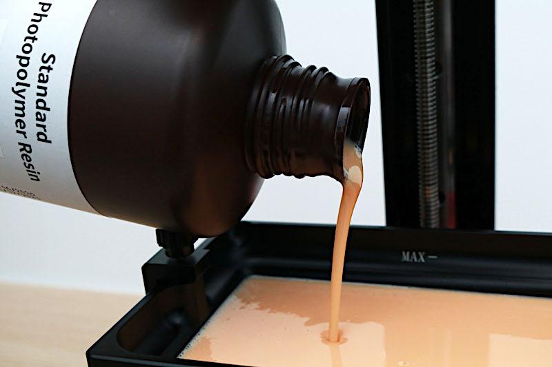 Pouring Elegoo Standard Beige Resin