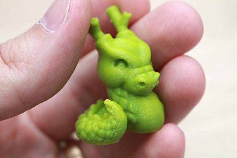 Cali Dragon in Green Glitter PLA