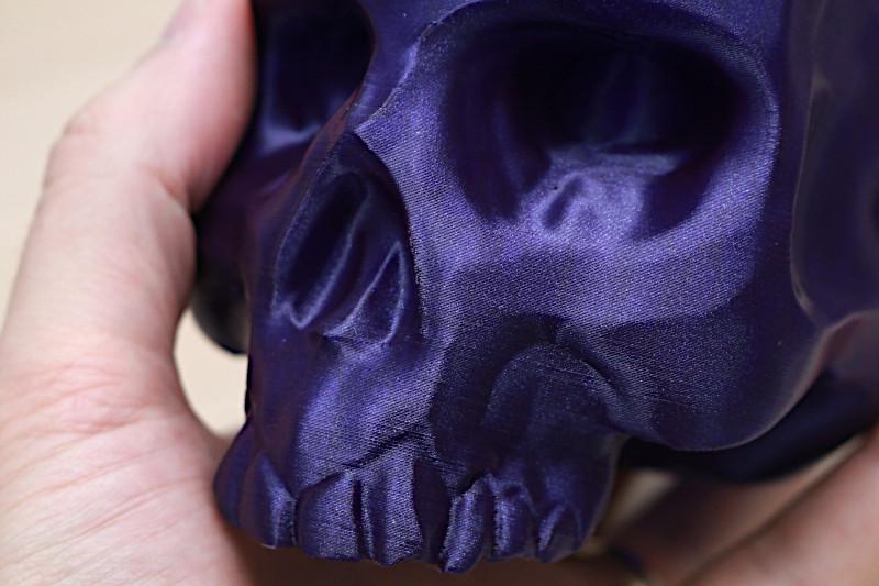Hanging Skull Vase Close Look