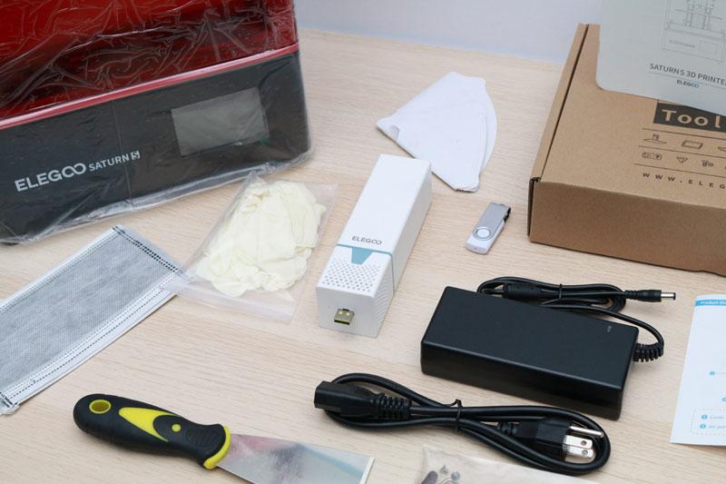 Accessories included with the Elegoo Saturn S