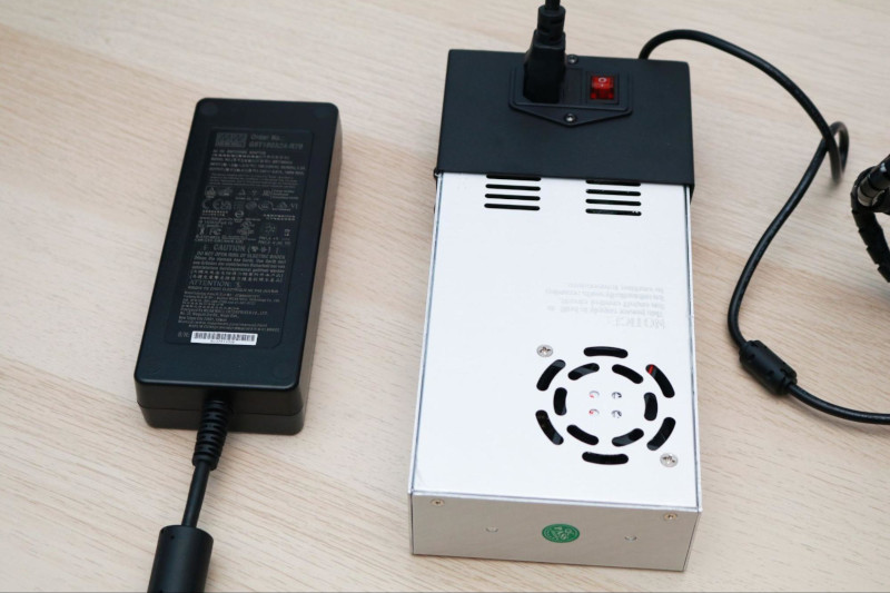 Comparison external power supply with external power brick