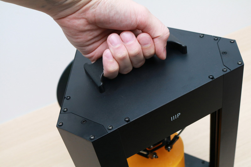Top-mounted handle