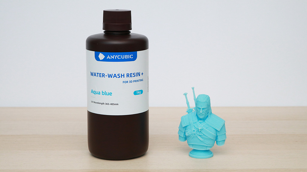 Bottle of Anycubic Resin and the Model