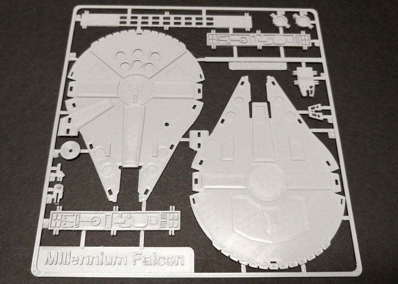 Millennium Falcon Kit Card