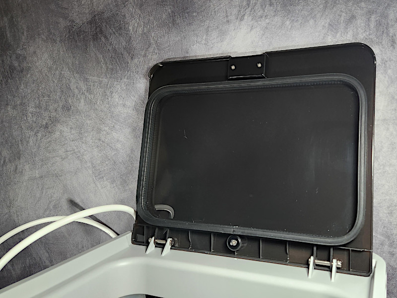 Top Lid with Magnetic Lock