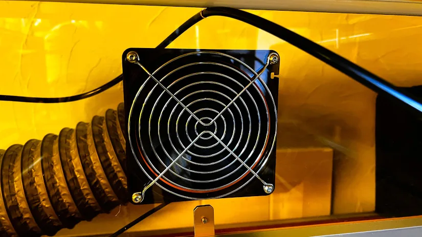 Rear Extraction Fan and Vent