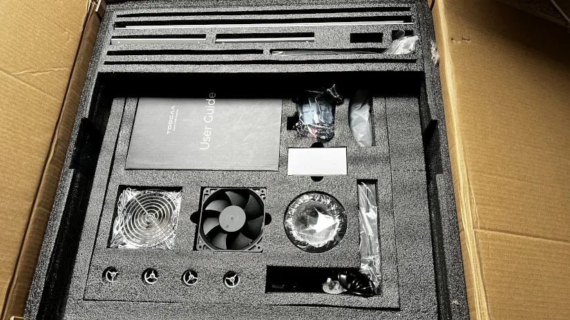 Unboxing TOOCAA L2