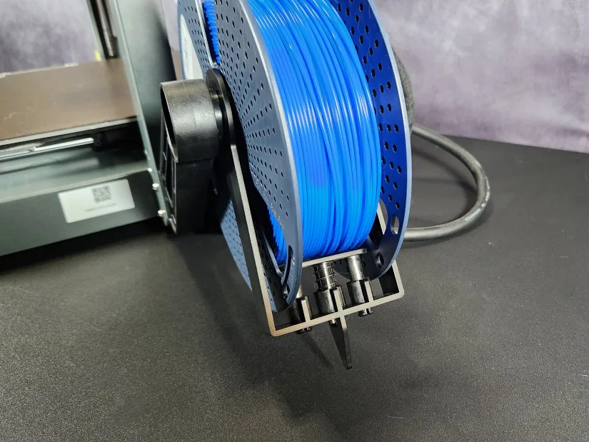 Spool Holder and Anti-tangle System