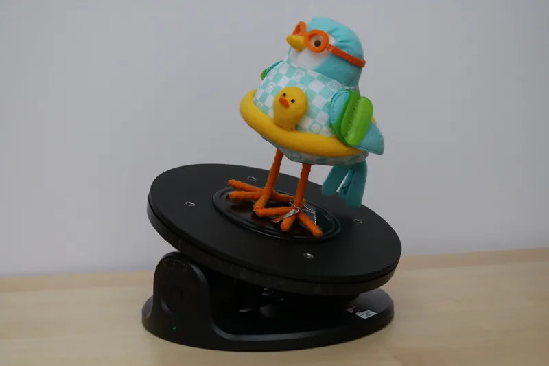 Bird toy on a Dual-axis Turntable