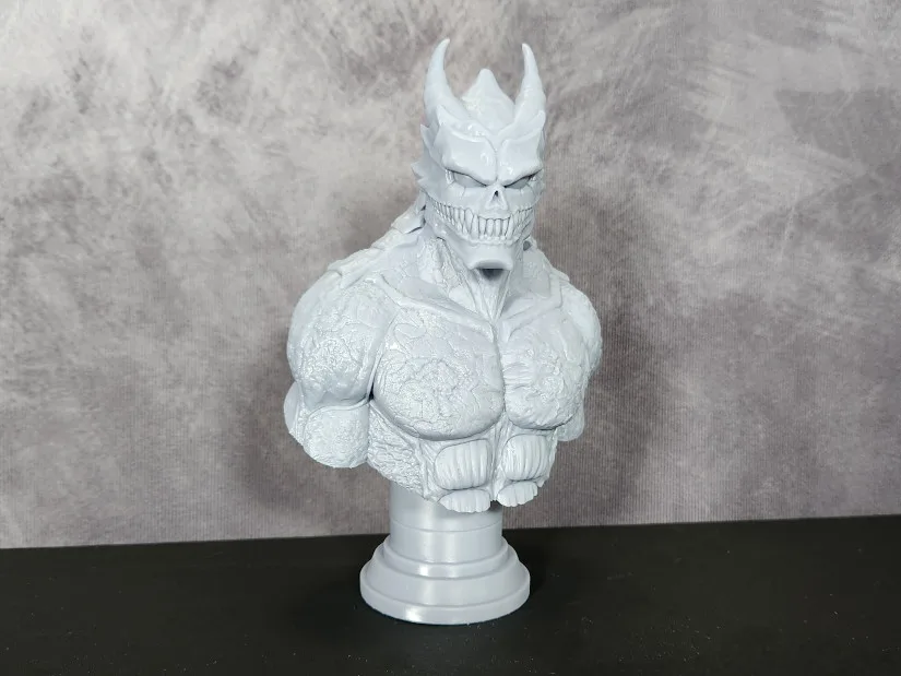 Kaiju 8 Bust