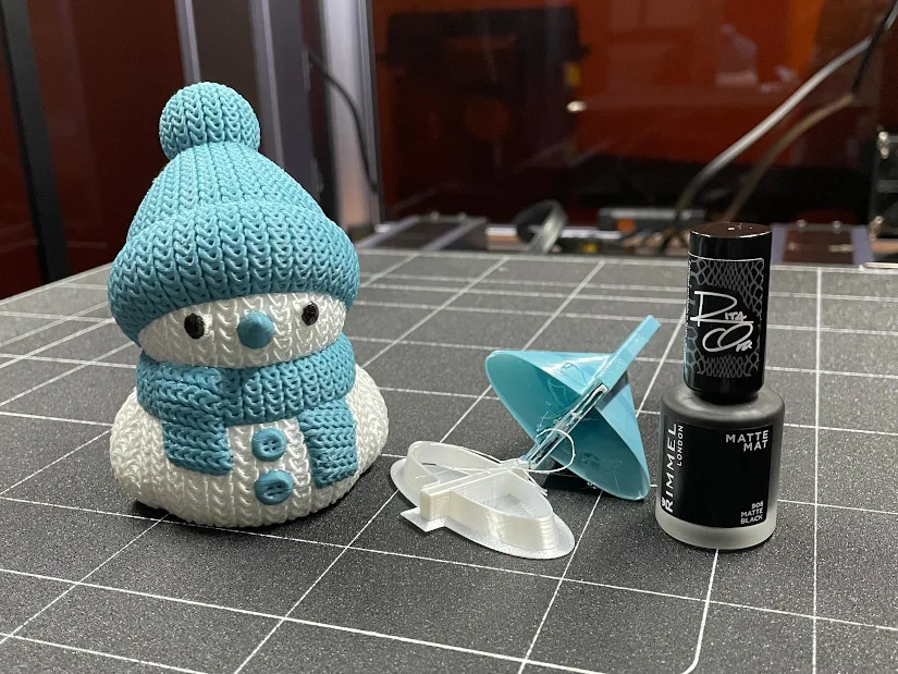 Knitted Snowman 3D Print, Purge Tower, and Nail Varnish
