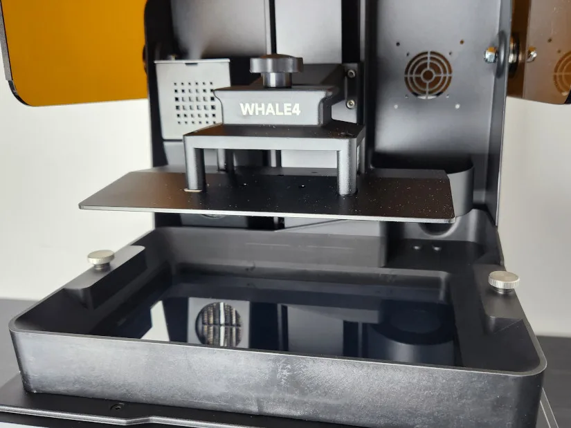 Resin Vat and Print Platform Installed