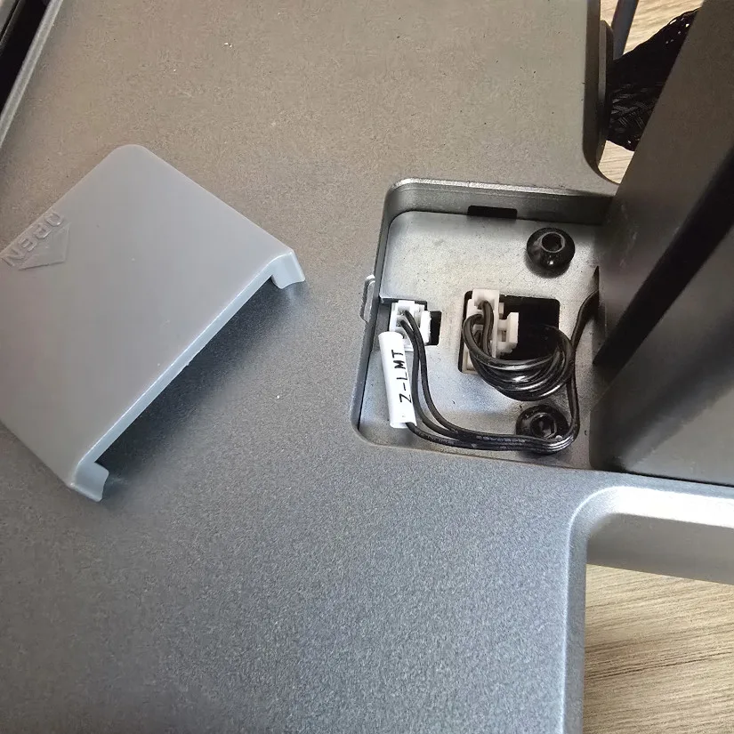 Z-axis Cover & Screw Locations