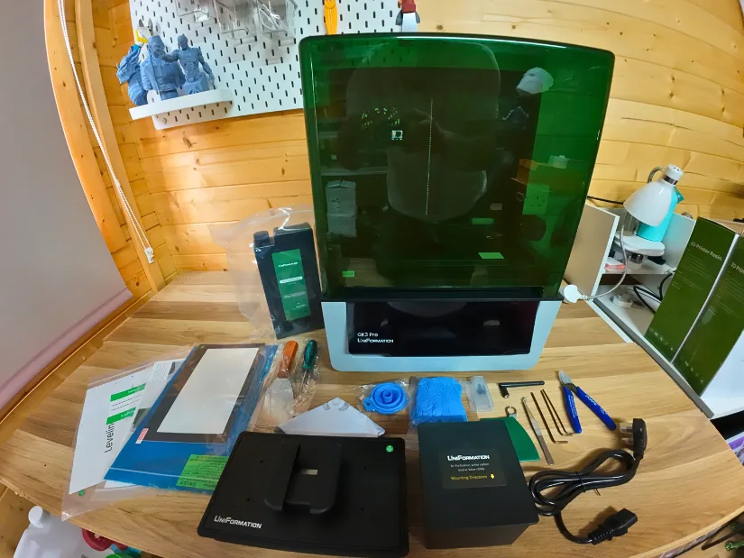 房东太太 GK3 Pro unboxed with all included accessories laid out on the workbench