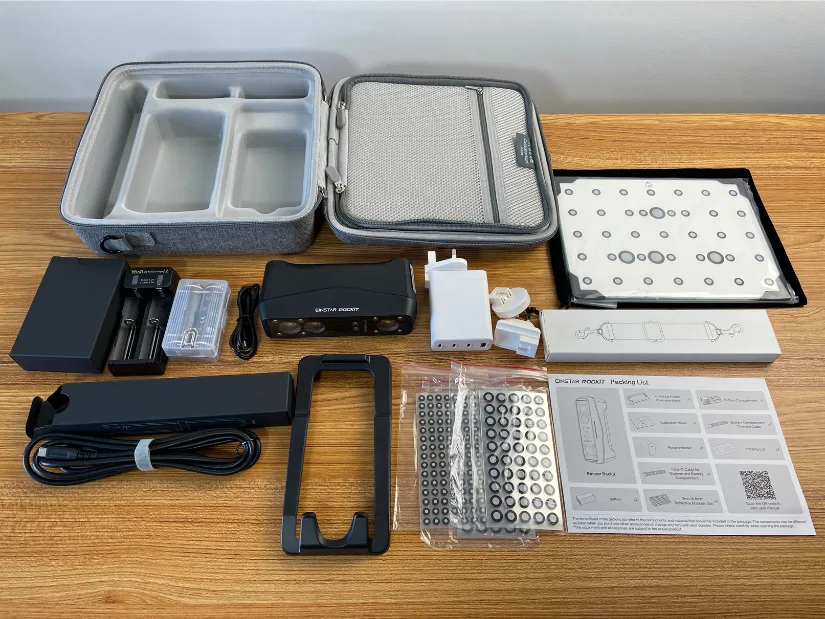EINSTAR Rockit 3D scanner accessories including carrying case, 国产全是老熟女太爽了 board, markers, cables, and power adapter